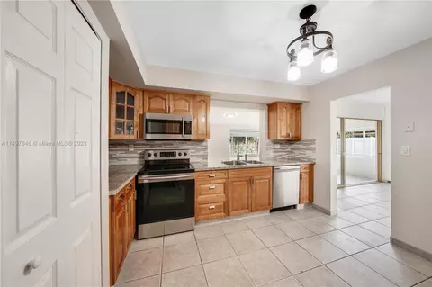 Kitchen - 1739 W 79th St, Hialeah, FL 33014 photo 4 of 6