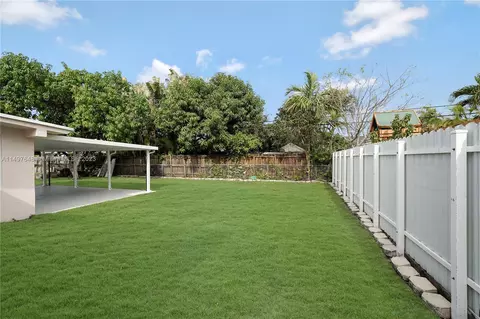 Exterior - 1739 W 79th St, Hialeah, FL 33014 photo 5 of 9