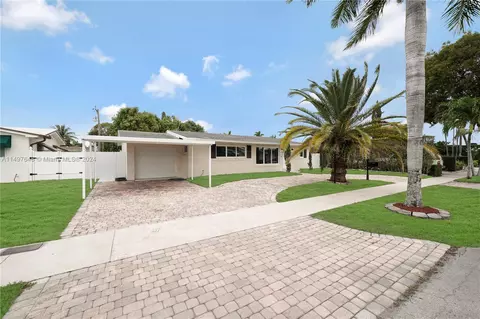 Exterior - 1739 W 79th St, Hialeah, FL 33014 photo 2 of 9