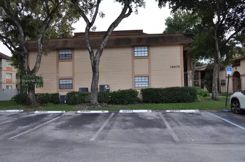 18875 NW 62nd Ave #101, Hialeah, FL 33015