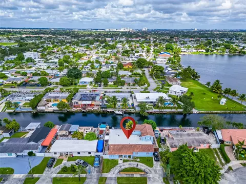 10981 SW 44th St, Miami, FL 33165