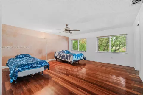 Undisclosed, Hialeah, FL 33015 photo 22