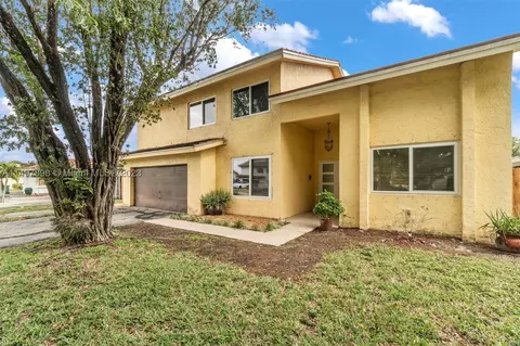 Undisclosed, Hialeah, FL 33015 photo 1