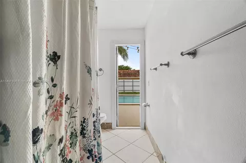 Undisclosed, Hialeah, FL 33015 photo 14