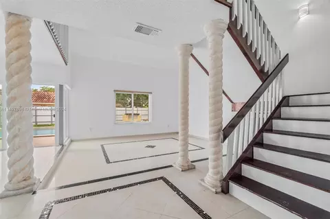 Undisclosed, Hialeah, FL 33015 photo 3