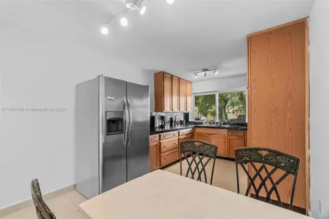 Undisclosed, Hialeah, FL 33015 photo 8