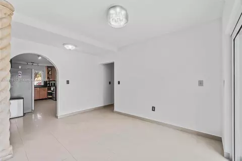 Undisclosed, Hialeah, FL 33015 photo 7