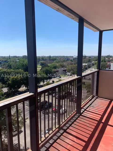 4174 Inverrary Dr #906, Lauderhill, FL 33319
