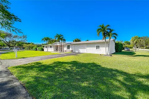 10600 SW 80th Ct, Miami, FL 33156