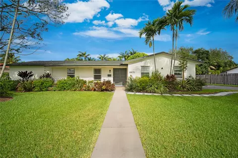 8805 SW 161st St, Palmetto Bay, FL 33157