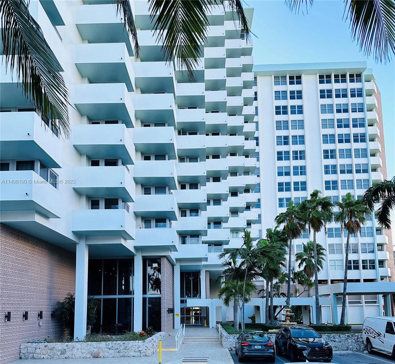 2899 Collins Ave Unit Php  