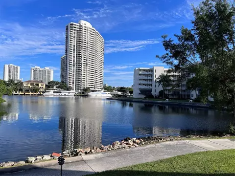 2930 Point East Dr #E104, Aventura, FL 33160
