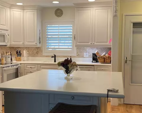 6531 SE Federal Hwy #D107, Stuart, FL 34997