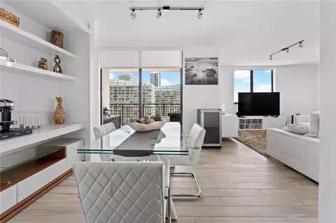 999 SW 1st Ave #3304, Miami, FL 33130