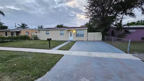 600 N 68th Ter, Hollywood, FL 33024