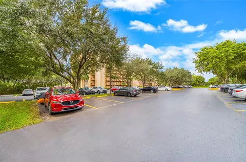 3001 W Rolling Hills Cir #406, Davie, FL 33328