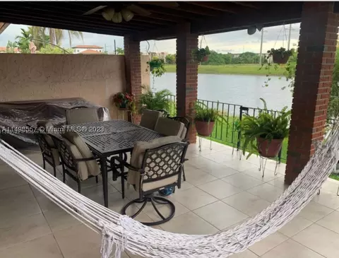 9177 Fontainebleau Blvd #2, Miami, FL 33172