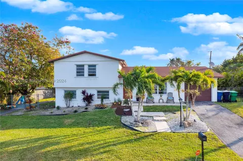9120 SW 177th Ter, Palmetto Bay, FL 33157