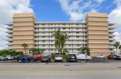 410 Golden Isles Dr #202, Hallandale Beach, FL 33009