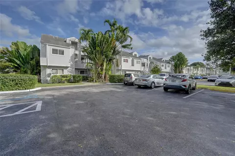 3409 NW 44th St #202, Oakland Park, FL 33309