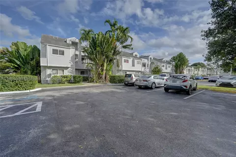 3409 NW 44th St #202, Oakland Park, FL 33309