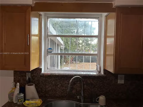 61 E 52nd Pl, Hialeah, FL 33013 photo 16