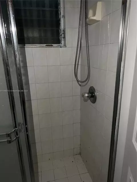 61 E 52nd Pl, Hialeah, FL 33013 photo 8