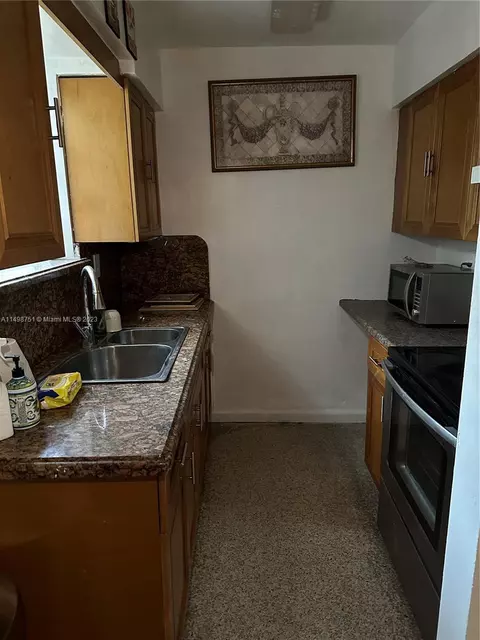 61 E 52nd Pl, Hialeah, FL 33013 photo 14