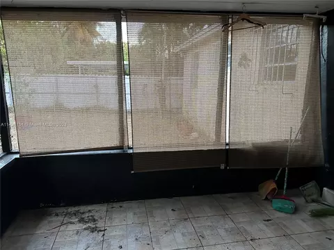 61 E 52nd Pl, Hialeah, FL 33013 photo 32