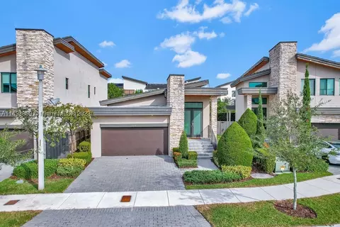 10355 NW 77th St, Doral, FL 33178