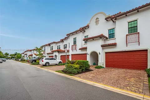 11615 SW 13th Dr, Pembroke Pines, FL 33025