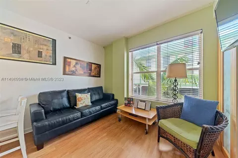 100 Collins Ave #218, Miami Beach, FL 33139