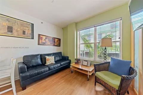 100 Collins Ave #218, Miami Beach, FL 33139