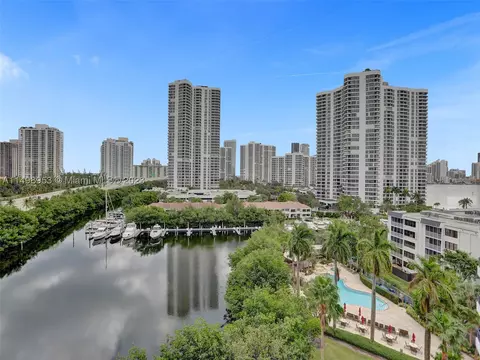 3400 NE 192nd St #910, Aventura, FL 33180