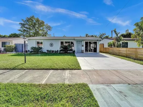 912 NE 6th St, Hallandale Beach, FL 33009