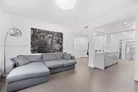 533 NE 3rd Ave #404, Fort Lauderdale, FL 33301