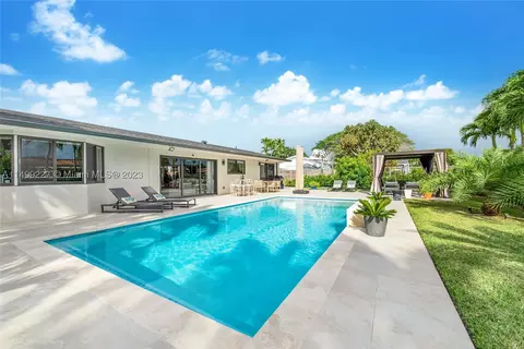 9311 SW 104th Ct, Miami, FL 33176