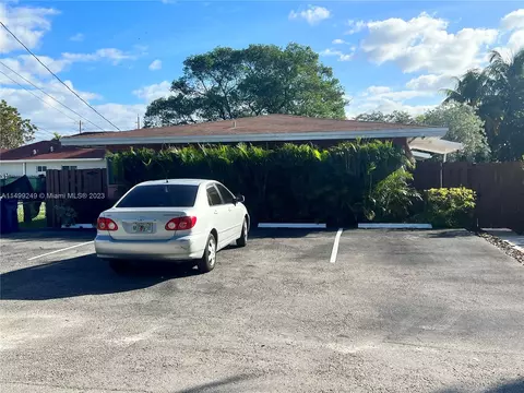 128 NW 5th Ave #1-2, Hallandale Beach, FL 33009
