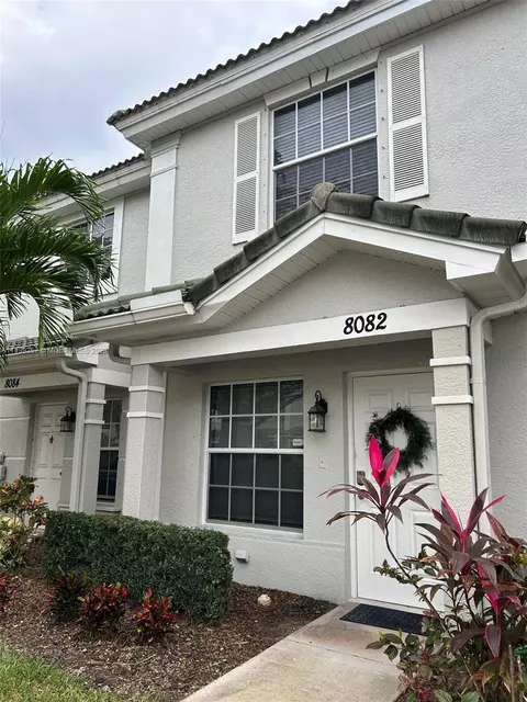 8082 Pacific Beach Dr, Fort Myers, FL 33966