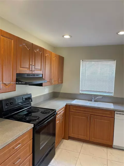 5840 Blueberry Ct #66, Lauderhill, FL 33313