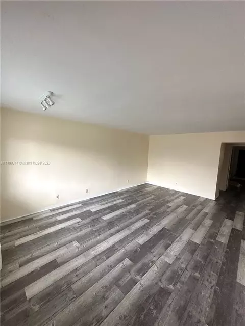 2000 NE 51st Ct #102, Fort Lauderdale, FL 33308