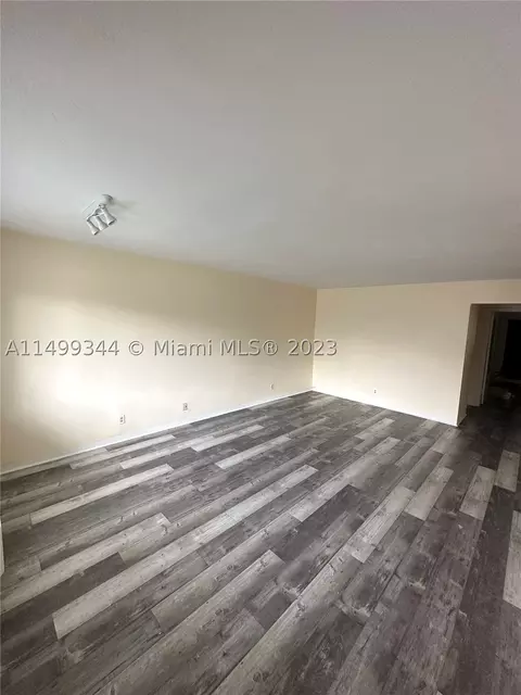 2000 NE 51st Ct #102, Fort Lauderdale, FL 33308