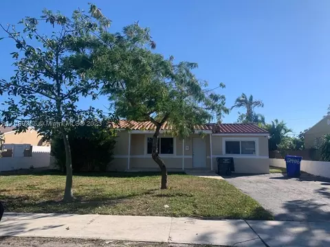 2406 Rodman St, Hollywood, FL 33020