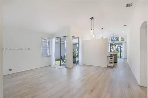 4957 SW 153rd Ave, Davie, FL 33331