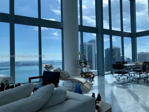 601 NE 36th St #3512, Miami, FL 33137
