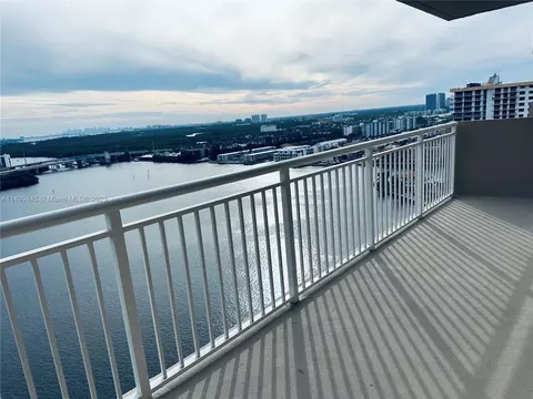 250 174th St #2220, Sunny Isles Beach, FL 33160
