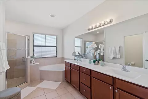 3486 W 103rd Ter, Hialeah, FL 33018 photo 22