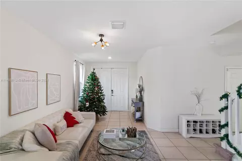 3486 W 103rd Ter, Hialeah, FL 33018 photo 6