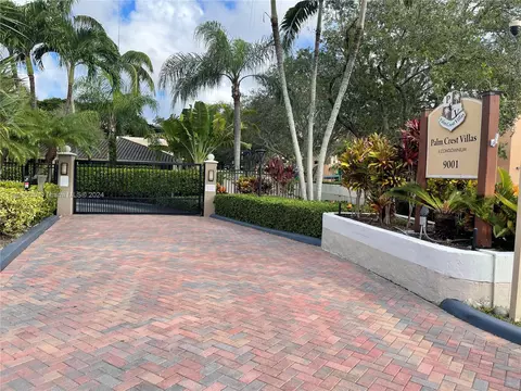 9001 SW 94th St #201, Miami, FL 33176