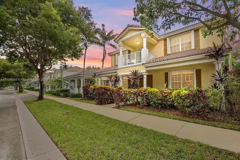 4618 Highgate Dr, Delray Beach, FL 33445